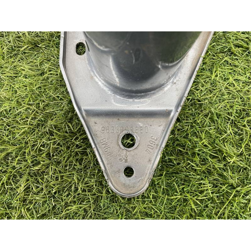 Кронштейн усилителя бампера (стекла и зеркала) PEUGEOT 607 1 2002 3.0i V6 7212GC