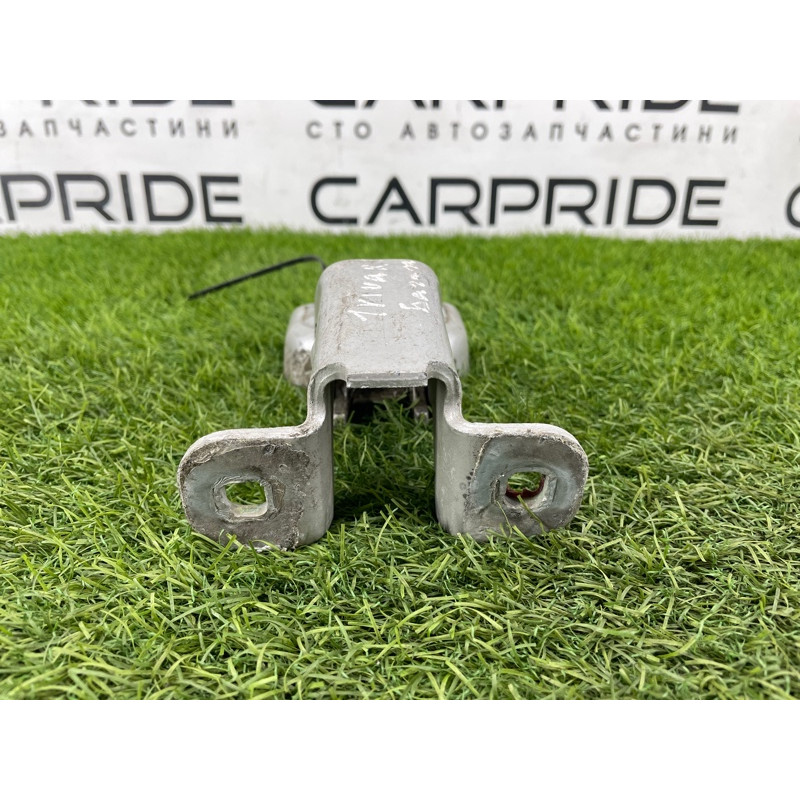 Петля двери (кузов и элементы) Opel Vivaro 1 2007 1.9 D 311772h