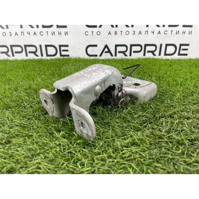 Петля двери (кузов и элементы) Opel Vivaro 1 2007 1.9 D 311772h