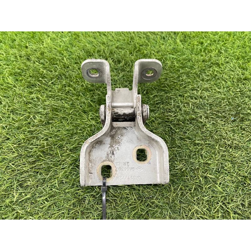 Петля двери (кузов и элементы) Opel Vivaro 1 2007 1.9 D 311772h