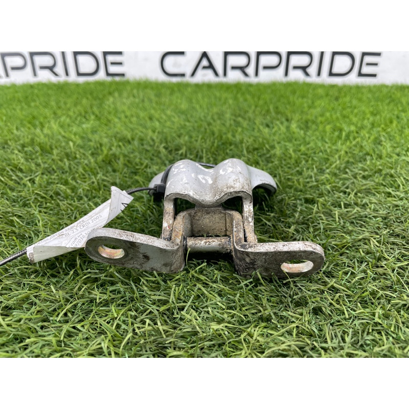 Петля двери (кузов и элементы) KIA Sorento BL 2005 2.5 CRDI 793303E000