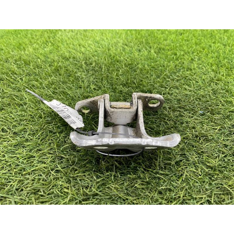 Петля двери (кузов и элементы) KIA Sorento BL 2005 2.5 CRDI 793303E000