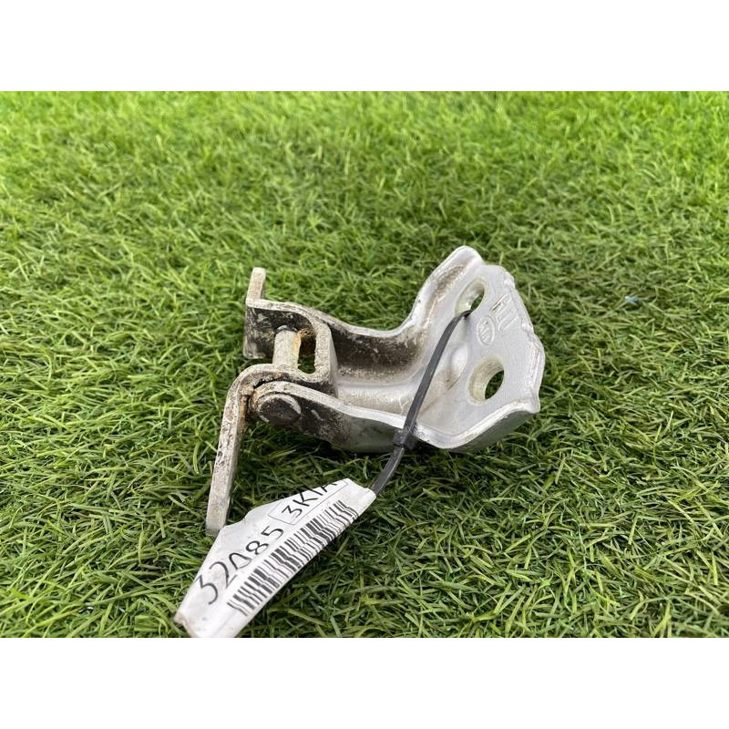 Петля двери (кузов и элементы) KIA Sorento BL 2005 2.5 CRDI 793303E000