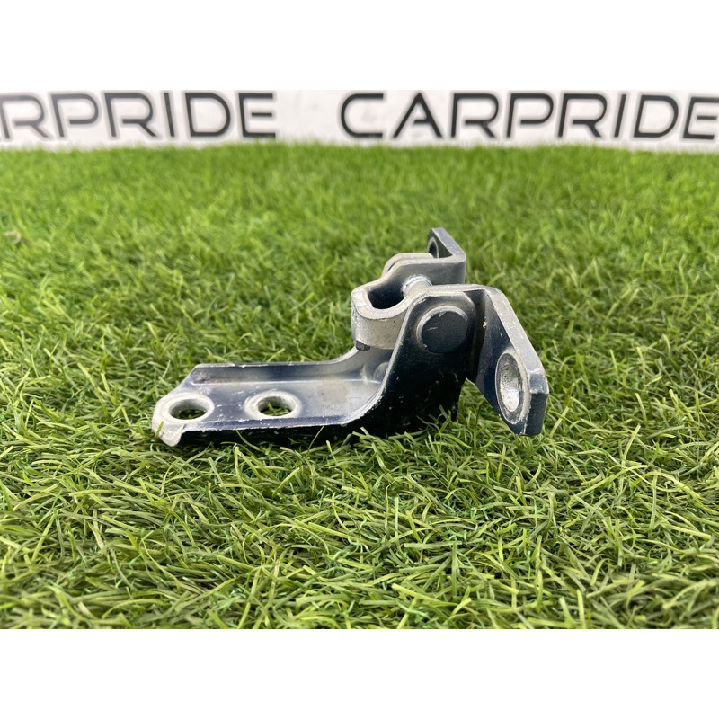 Петля двери (кузов и элементы) Mitsubishi Outlander GF 2017 2.4 5702A064