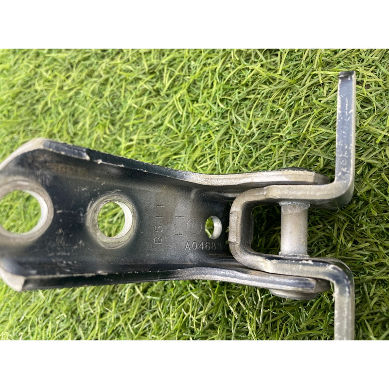 Петля двери (кузов и элементы) Mitsubishi Outlander GF 2017 2.4 5702A064