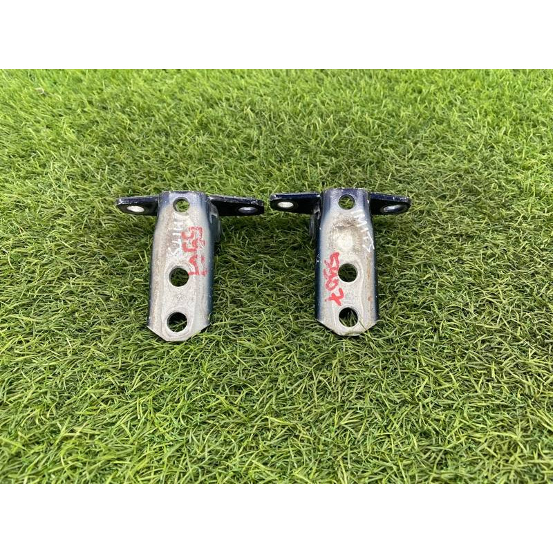 Петля двери (кузов и элементы) Mitsubishi Outlander GF 2017 2.4 5702A064