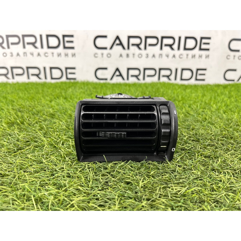 Дефлектор воздуховода (салон) BMW 7-series E32 1990 M70b50 64221375559