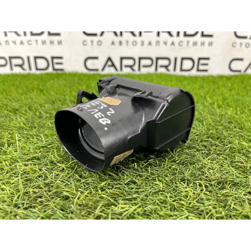 Дефлектор воздуховода (салон) BMW 7-series E32 1990 M70b50 64221375559