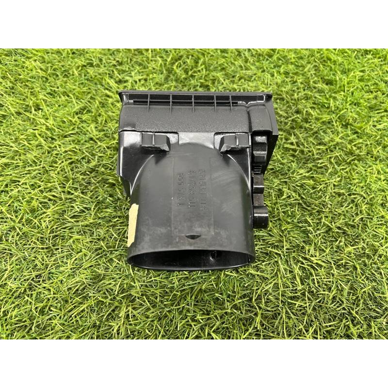 Дефлектор воздуховода (салон) BMW 7-series E32 1990 M70b50 64221375559