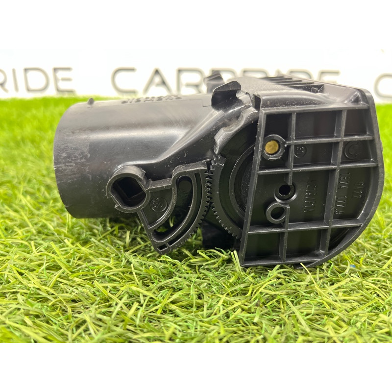 Дефлектор воздуховода (салон) BMW 7-series E32 1990 M70b50 64221375559