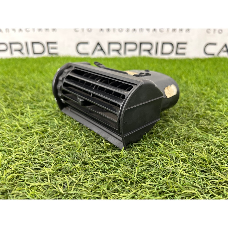 Дефлектор воздуховода (салон) BMW 7-series E32 1990 M70b50 64221375562