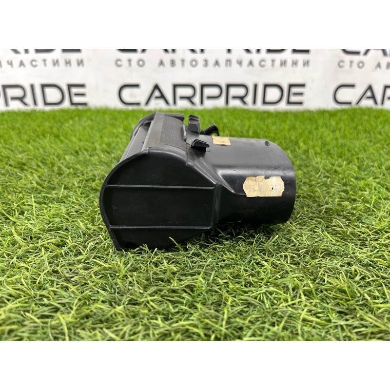 Дефлектор воздуховода (салон) BMW 7-series E32 1990 M70b50 64221375562