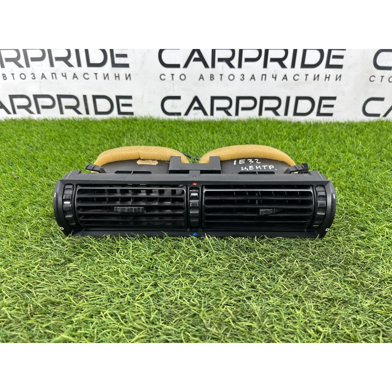 Воздуховод центральный (салон) BMW 7-series E32 1990 M70b50 64221390926