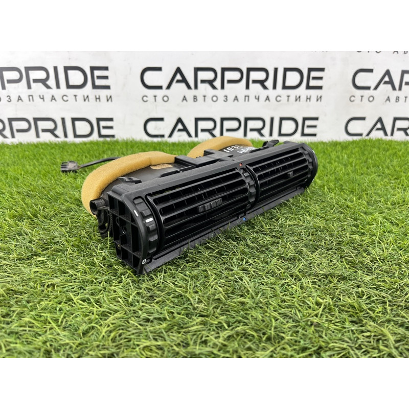 Воздуховод центральный (салон) BMW 7-series E32 1990 M70b50 64221390926