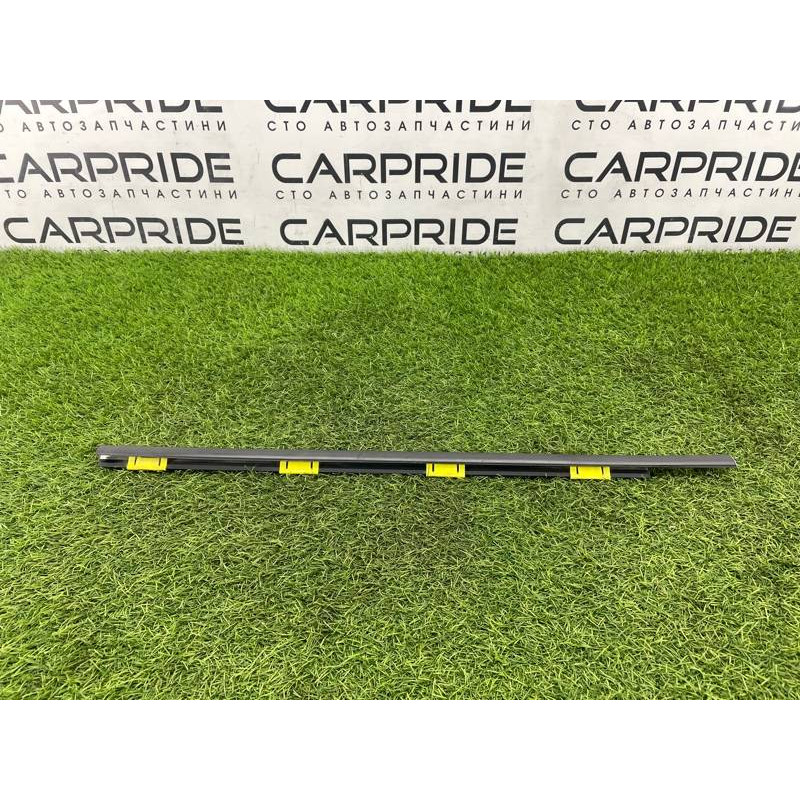 Молдинг стекла (кузов и элементы) Hyundai Santa Fe SM 2005 2.0 8322026000