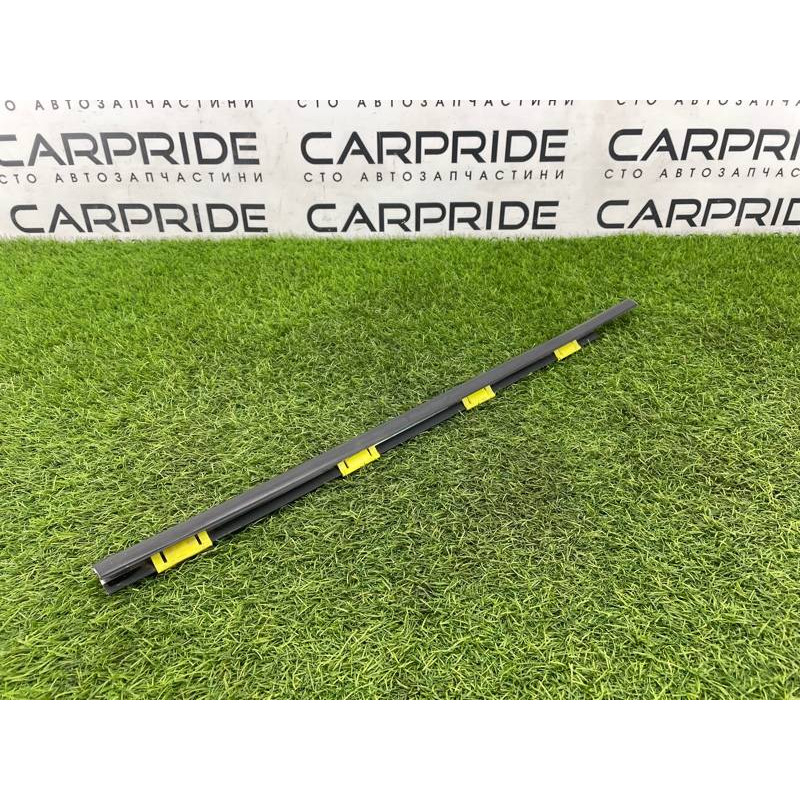 Молдинг стекла (кузов и элементы) Hyundai Santa Fe SM 2005 2.0 8322026000