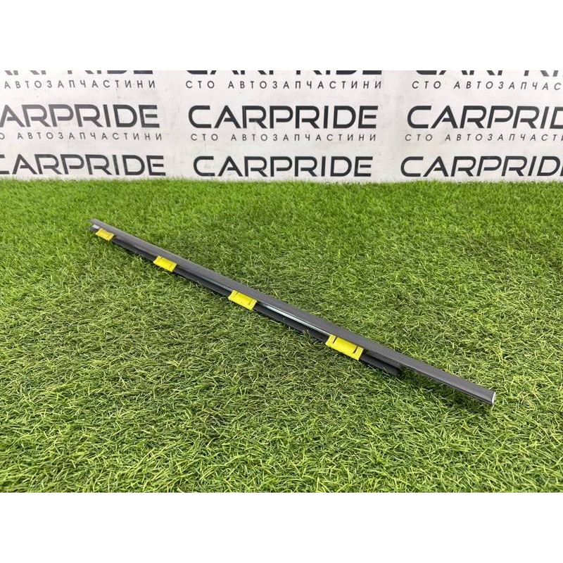 Молдинг стекла (кузов и элементы) Hyundai Santa Fe SM 2005 2.0 8322026000