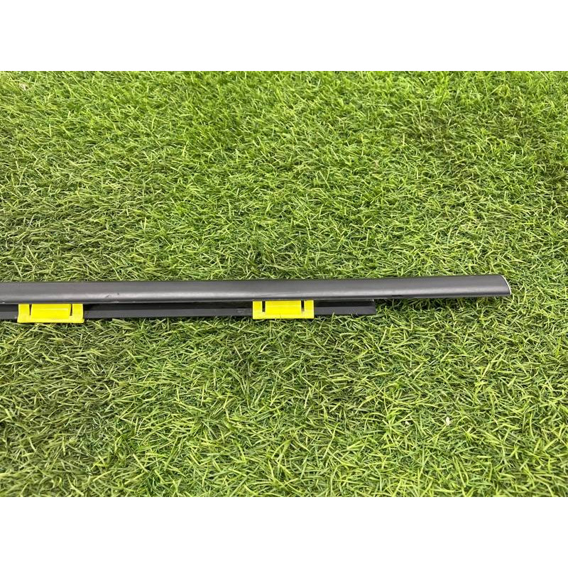 Молдинг стекла (кузов и элементы) Hyundai Santa Fe SM 2005 2.0 8322026000