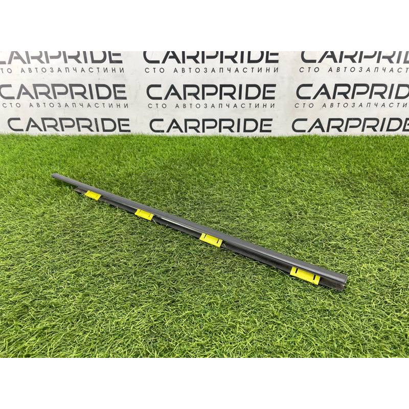 Молдинг стекла (кузов и элементы) Hyundai Santa Fe SM 2005 2.0 8321026000