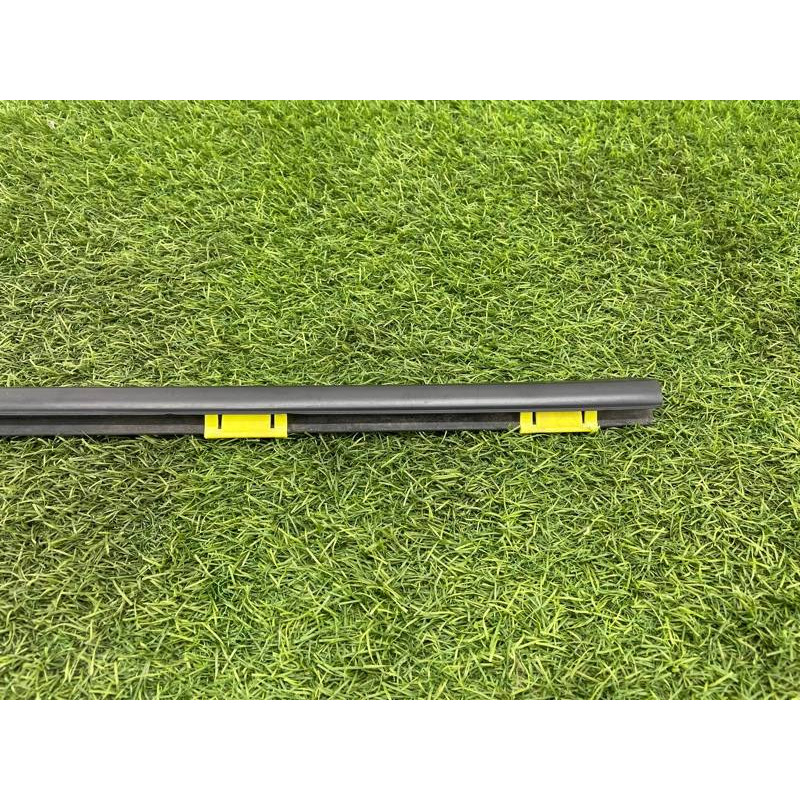 Молдинг стекла (кузов и элементы) Hyundai Santa Fe SM 2005 2.0 8321026000