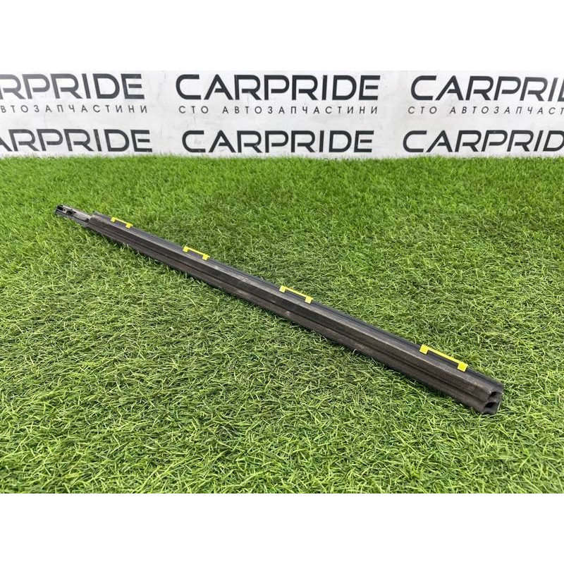 Молдинг стекла (кузов и элементы) Hyundai Santa Fe SM 2005 2.0 8321026000