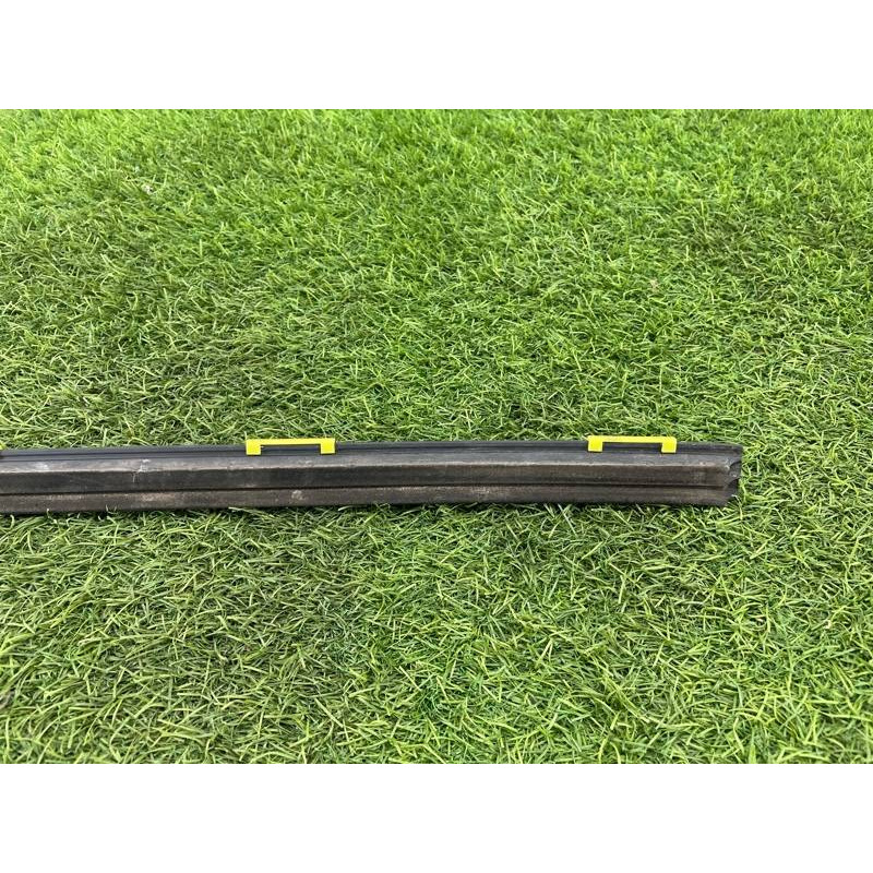 Молдинг стекла (кузов и элементы) Hyundai Santa Fe SM 2005 2.0 8321026000