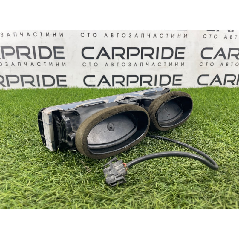 Воздуховод центральный (салон) BMW 7-series E32 64221390926