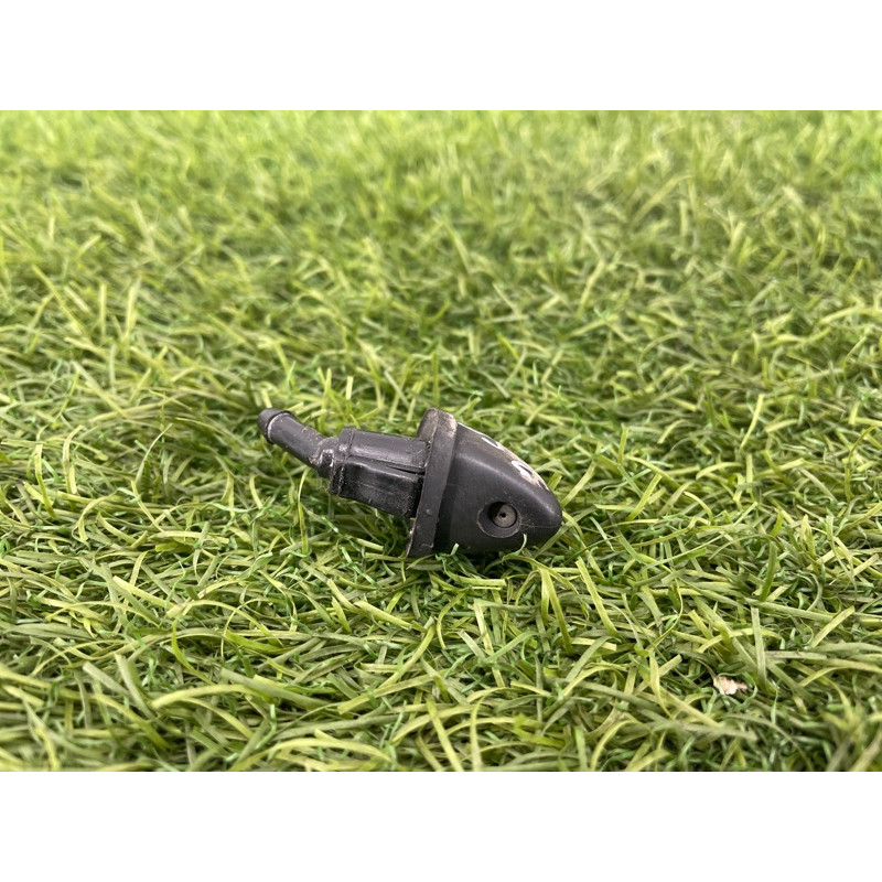 Форсунка омывателя (кузов и элементы) Hyundai Santa Fe SM 2005 2.0 9893026000