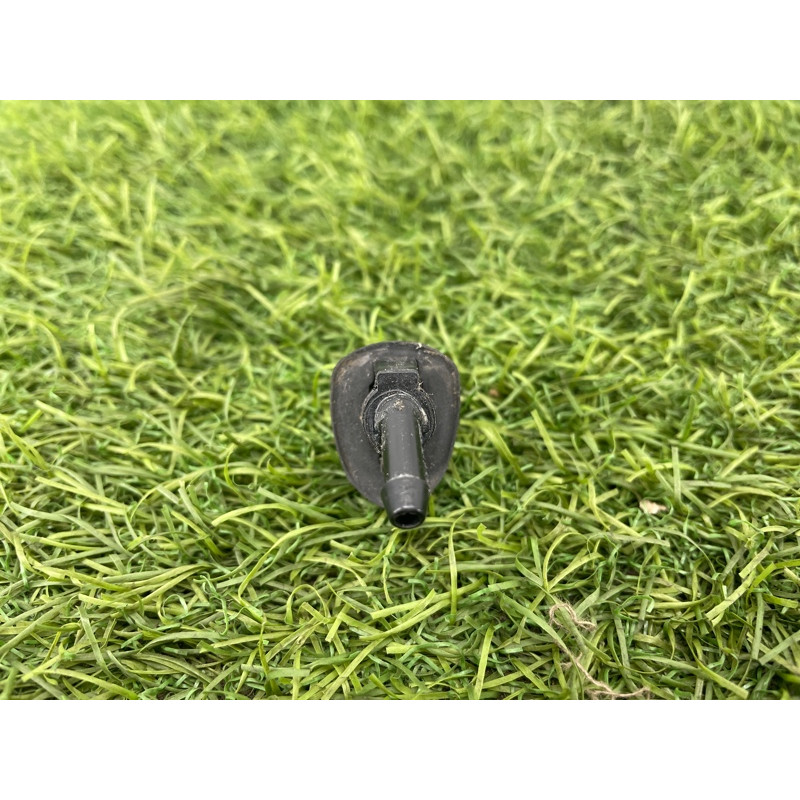 Форсунка омывателя (кузов и элементы) Hyundai Santa Fe SM 2005 2.0 9893026000