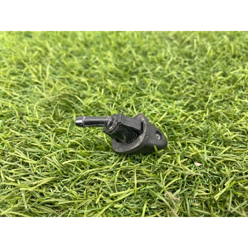 Форсунка омывателя (кузов и элементы) Hyundai Santa Fe SM 2005 2.0 9893026000