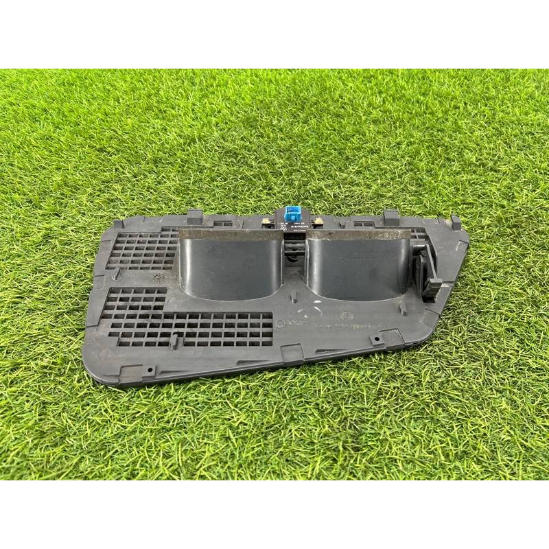 Воздуховод центральный (салон) BMW 7-series E32 64221379166