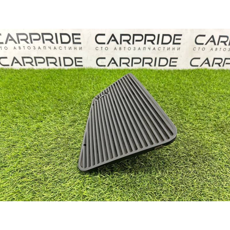 Воздуховод центральный (салон) BMW 7-series E32 1990 M70b50 64221379178