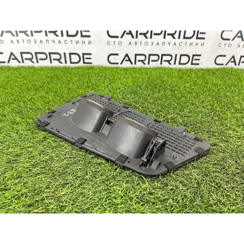 Воздуховод центральный (салон) BMW 7-series E32 1990 M70b50 64221379178