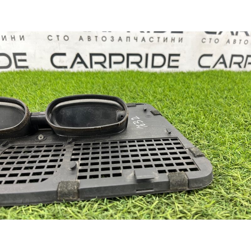 Воздуховод центральный (салон) BMW 7-series E32 1990 M70b50 64221379178