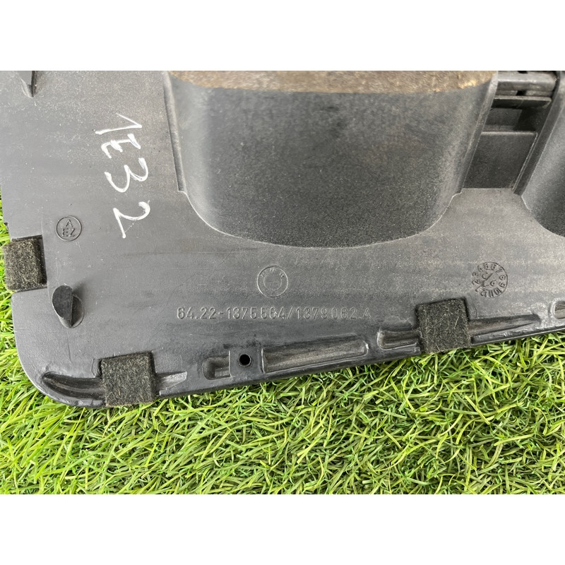 Воздуховод центральный (салон) BMW 7-series E32 1990 M70b50 64221379178