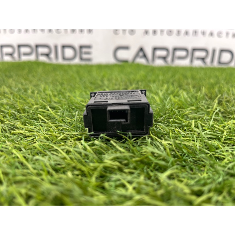 Кнопка корректора фар (электрика / кнопки) BMW 7-series E38 61318360843