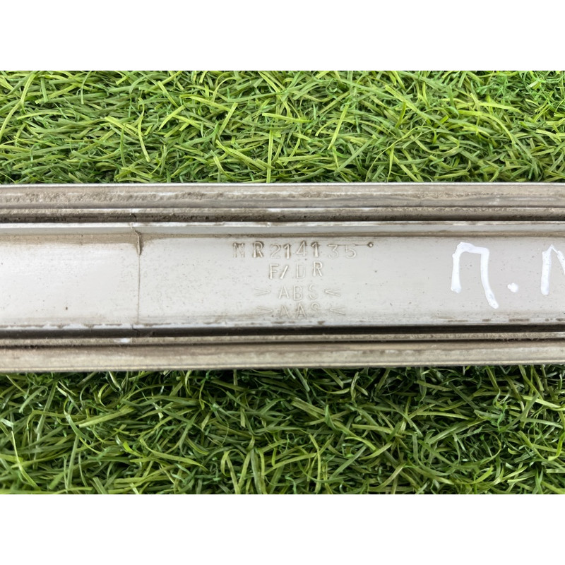 Молдинг двери внешний (кузов и элементы) Mitsubishi Galant 8 2.4GDI MR767416