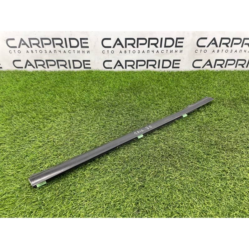 Молдинг стекла (кузов и элементы) KIA Sorento BL 2005 2.5 CRDI 832203E000