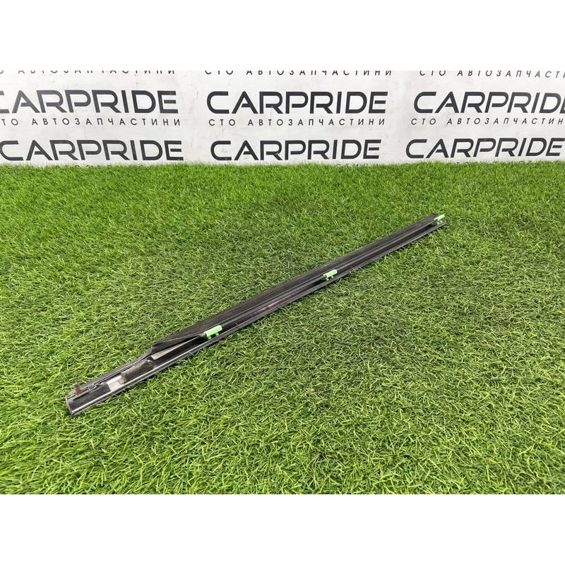 Молдинг стекла (кузов и элементы) KIA Sorento BL 2005 2.5 CRDI 832203E000