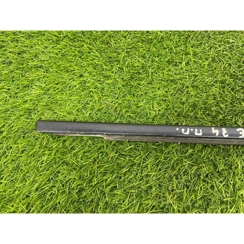 Молдинг скла (кузов і елементи) BMW 5-series E34 51212232448
