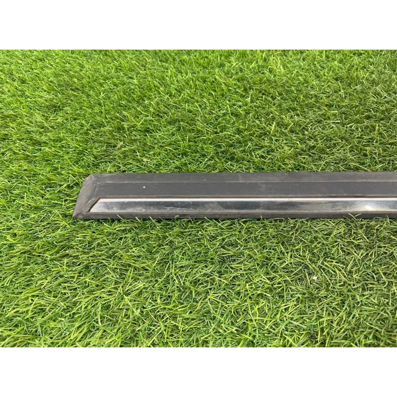 Молдинг двери внешний (кузов и элементы) BMW 7-series E32 51131908686