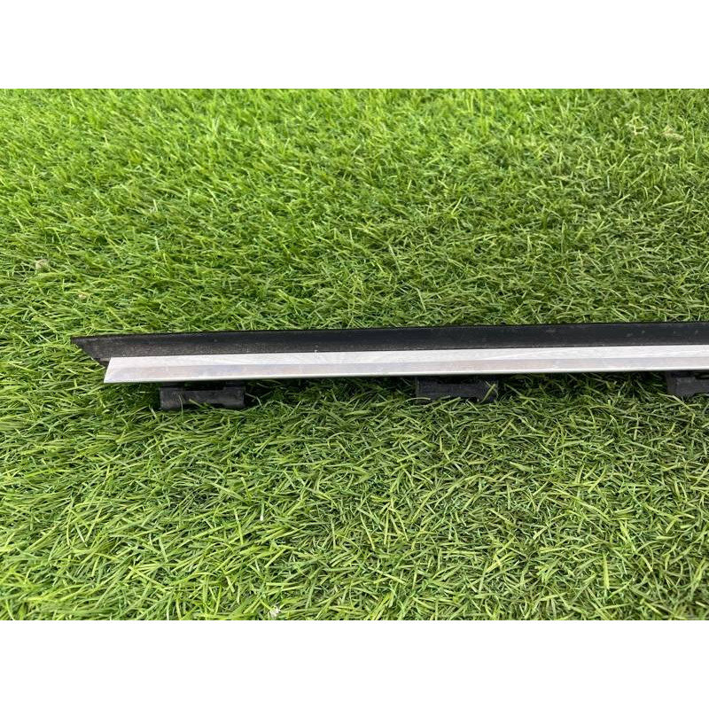 Молдинг стекла внутренний (наружные элементы кузова) BMW 5-series E39 2001 M57d30 51228185818