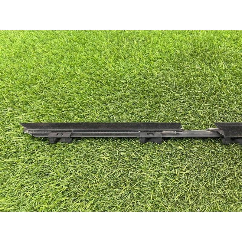 Молдинг стекла внутренний (наружные элементы кузова) BMW 5-series E39 2001 M57d30 51228185818