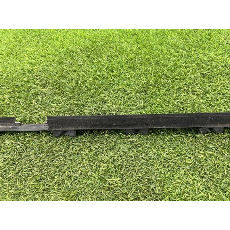 Молдинг стекла внутренний (наружные элементы кузова) BMW 5-series E39 2001 M57d30 51228185818