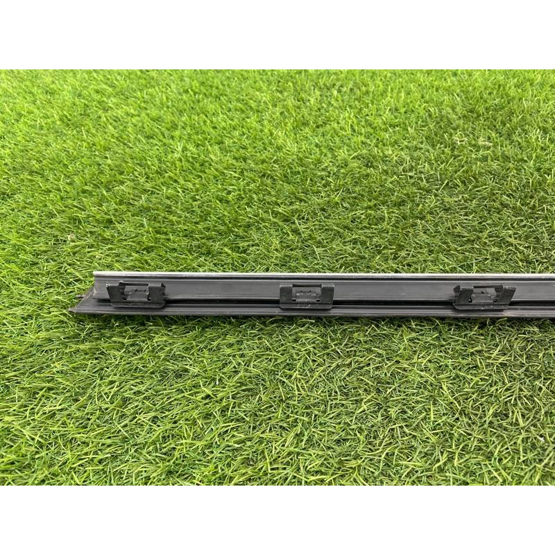 Молдинг стекла внутренний (наружные элементы кузова) BMW 5-series E39 2001 M57d30 51228185818