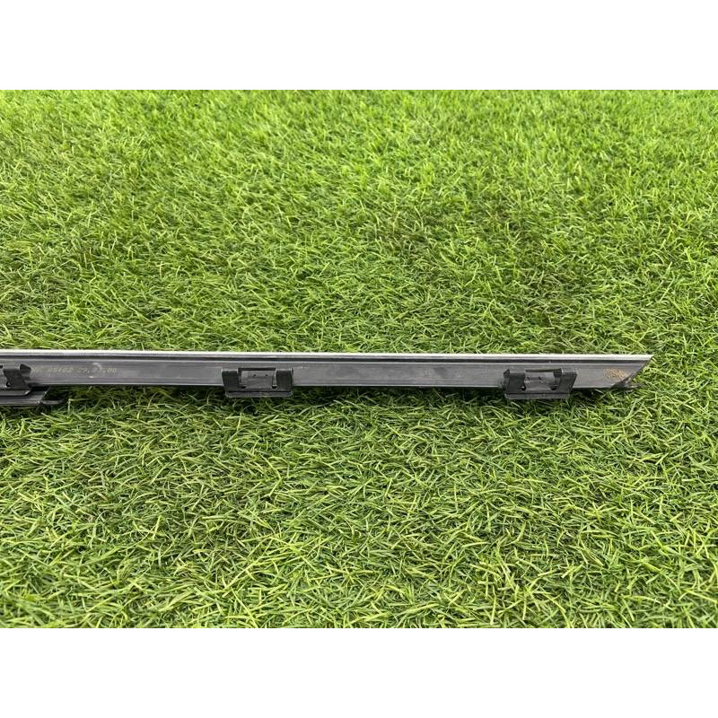 Молдинг стекла внутренний (наружные элементы кузова) BMW 5-series E39 2001 M57d30 51228185818