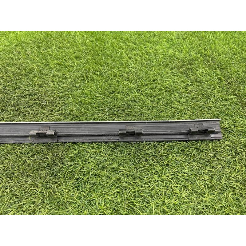 Молдинг стекла внутренний (наружные элементы кузова) BMW 5-series E34 1994 M43b18 51218102823