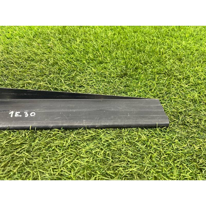 Накладка на порог (кузов и элементы) BMW 3-series E30 M21d24 51471904646