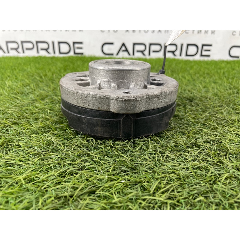 Опора стойки (подвеска) BMW 5-series F10 2013 N63B44 31306795777