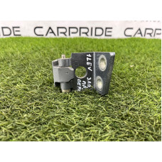 Петля двери